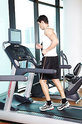 포토 JPG 주간 전신 서양인 외국인 백인 해외기획촬영 라이프스타일 2012년태국 남자 맨라이프 운동화 몸매관리 창문 실내 건강 한명 사람 20대 성인 취미 옆모습 운동복 달리기 운동 건강관리 운동기구 헬스 헬스장 기구 도구 런닝머신 남자만 남자한명만 성인남자만 청년만 청년남자만 청년남자한명만 성인한명만 성인남자한명만 성인만 국내포토 자연요소 1 옷 뷰포인트 신발 다이어트 모션 관리 인종 청년 내부 생활 파일형식