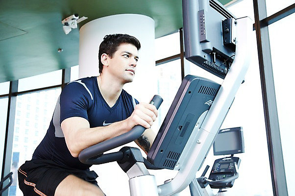 포토 JPG 주간 서양인 외국인 백인 해외기획촬영 라이프스타일 응시 2012년태국 남자 맨라이프 몸매관리 창문 실내 건강 한명 사람 앉기 20대 성인 취미 옆모습 운동복 운동 건강관리 자전거 헬스사이클 운동기구 헬스 헬스장 기구 도구 남자만 남자한명만 성인남자만 청년만 청년남자만 청년남자한명만 성인한명만 성인남자한명만 성인만 국내포토 자연요소 1 시선 옷 뷰포인트 다이어트 모션 관리 인종 청년 내부 생활 바이크 파일형식