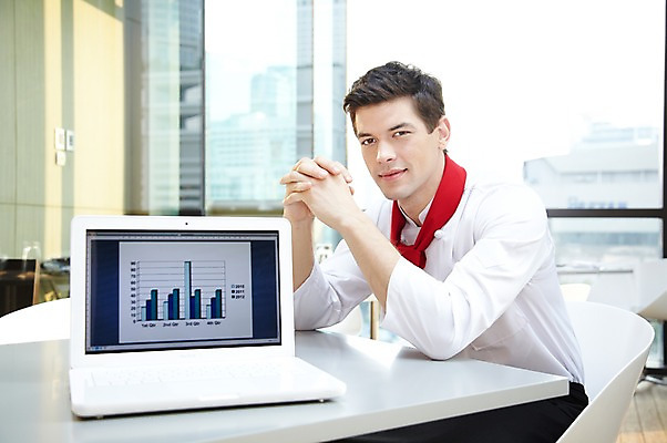 포토 JPG 주간 서양인 외국인 백인 해외기획촬영 직업 2012년태국 남자 의자 비즈니스 창문 통계 탁자 호텔 수치 그래프 영업 실내 실험 한명 사람 앉기 상반신 20대 성인 옆모습 노트북 컴퓨터 식당 레스토랑 주방장 요리사 수익 수익률 남자만 남자한명만 성인남자만 청년만 청년남자만 청년남자한명만 성인한명만 성인남자한명만 성인만 국내포토 자연요소 1 뷰포인트 가구 모션 숙소 인종 청년 내부 경제 전자제품 상점 파일형식