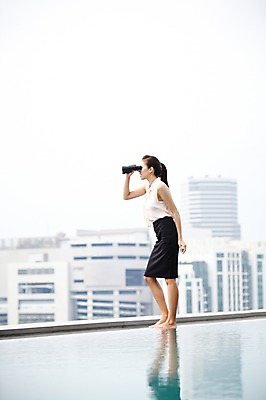 포토 JPG 주간 전신 서양인 외국인 백인 해외기획촬영 직업 우먼라이프 라이프스타일 응시 2012년태국 여자 비즈니스 맨발 야외수영장 수영장 한명 서기 들기 사람 정장 빌딩 20대 성인 야외 건물 옆모습 비즈니스라이프 풀장 쌍안경 망원경 관찰 도시 직장인 비즈니스우먼 관측 여자만 여자한명만 성인여자만 청년만 청년여자만 성인한명만 청년여자한명만 성인여자한명만 성인만 국내포토 자연요소 1 건축물 시선 옷 뷰포인트 모션 발 인종 청년 생활 파일형식