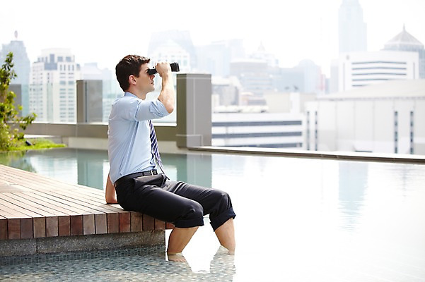 포토 JPG 주간 서양인 외국인 백인 해외기획촬영 직업 라이프스타일 응시 2012년태국 남자 맨라이프 비즈니스 야외수영장 수영장 한명 들기 사람 앉기 정장 빌딩 20대 성인 야외 건물 옆모습 비즈니스라이프 풀장 쌍안경 망원경 관찰 도시 직장인 비즈니스맨 옥상 관측 남자만 남자한명만 성인남자만 청년만 청년남자만 청년남자한명만 성인한명만 성인남자한명만 성인만 국내포토 자연요소 1 건축물 시선 옷 뷰포인트 모션 인종 청년 생활 파일형식