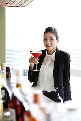 포토 JPG 주간 서양인 외국인 백인 해외기획촬영 직업 우먼라이프 라이프스타일 2012년태국 여자 음료 비즈니스 술병 휴식 잔 주류 한명 미소 웃음 들기 사람 앉기 상반신 20대 성인 야외 앞모습 아웃포커스 컵 비즈니스라이프 칵테일 바 직장인 비즈니스우먼 선술집 칵테일바 여자만 여자한명만 성인여자만 청년만 청년여자만 성인한명만 청년여자한명만 성인여자한명만 성인만 혼족 국내포토 자연요소 1 식기 뷰포인트 컨셉 모션 병_용기 촬영기법 표정 인종 청년 생활 술집 싱글라이프 파일형식