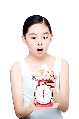포토 JPG 스튜디오촬영 학생 라이프스타일 여학생 여자 몸매관리 다이어트 중학생 청소년 실내 사탕 저울 한명 들기 누끼 사람 동양인 상반신 앞모습 10대 민소매 뷰티 십대라이프스타일 놀람 한국인 무게 순수 측정 여중생 군것질 칼로리 청순 여자만 여자한명만 십대만 십대여자만 십대여자한명만 국내포토 1 감정 뷰포인트 컨셉 상의 모션 디저트 표정 건강 인종 내부 생활 파일형식