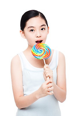 포토 JPG 스튜디오촬영 학생 라이프스타일 여학생 여자 중학생 청소년 실내 막대사탕 사탕 한명 들기 누끼 사람 동양인 상반신 앞모습 10대 민소매 뷰티 십대라이프스타일 한국인 먹기 순수 여중생 군것질 청순 여자만 여자한명만 십대만 십대여자만 십대여자한명만 국내포토 1 뷰포인트 컨셉 상의 모션 디저트 인종 내부 생활 파일형식