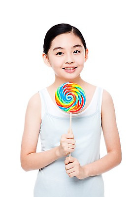 포토 JPG 스튜디오촬영 학생 라이프스타일 여학생 여자 중학생 청소년 실내 막대사탕 사탕 한명 미소 웃음 들기 누끼 사람 동양인 상반신 앞모습 10대 민소매 뷰티 십대라이프스타일 한국인 순수 여중생 군것질 청순 여자만 여자한명만 십대만 십대여자만 십대여자한명만 국내포토 1 뷰포인트 컨셉 상의 모션 디저트 표정 인종 내부 생활 파일형식