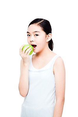 포토 JPG 스튜디오촬영 학생 라이프스타일 여학생 여자 음식 몸매관리 다이어트 과일 중학생 청소년 실내 한명 들기 누끼 사람 동양인 상반신 옆모습 10대 민소매 뷰티 십대라이프스타일 한국인 사과 먹기 순수 여중생 청사과 청순 여자만 여자한명만 십대만 십대여자만 십대여자한명만 국내포토 1 뷰포인트 컨셉 상의 모션 건강 인종 내부 생활 파일형식