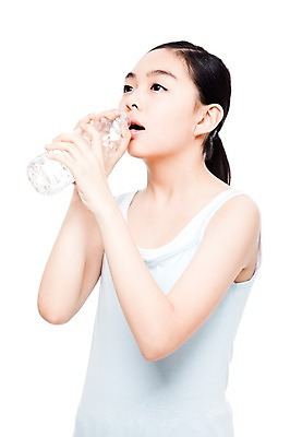 포토 JPG 스튜디오촬영 학생 라이프스타일 여학생 여자 중학생 청소년 실내 한명 들기 누끼 사람 동양인 상반신 옆모습 10대 물 민소매 뷰티 십대라이프스타일 한국인 마시기 갈증 먹기 물병 생수 순수 여중생 청순 여자만 여자한명만 십대만 십대여자만 십대여자한명만 국내포토 자연요소 1 뷰포인트 컨셉 상의 모션 인종 내부 생활 물통 파일형식