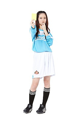 포토 JPG 스튜디오촬영 전신 외국인 해외기획촬영 학생 라이프스타일 긴머리 2012년태국 여학생 여자 스포츠 운동화 유니폼 청소년 여고생 고등학생 실내 경고 한명 서기 들기 누끼 사람 동양인 앞모습 10대 운동복 운동 십대라이프스타일 미식축구 축구 심판 니삭스 불기 호루라기 열정 축구복 축구화 판결 옐로우카드 여자만 여자한명만 십대만 십대여자만 십대여자한명만 국내포토 1 헤어스타일 옷 감정 뷰포인트 신발 축구용품 모션 양말 건강 인종 내부 생활 구기 파일형식