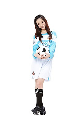 포토 JPG 스튜디오촬영 전신 외국인 해외기획촬영 학생 라이프스타일 긴머리 2012년태국 여학생 여자 스포츠 운동화 유니폼 축구공 공 청소년 여고생 고등학생 실내 한명 서기 미소 웃음 들기 누끼 사람 동양인 앞모습 10대 운동복 운동 십대라이프스타일 미식축구 축구 니삭스 열정 축구복 축구화 여자만 여자한명만 십대만 십대여자만 십대여자한명만 국내포토 1 헤어스타일 옷 감정 뷰포인트 신발 축구용품 모션 양말 표정 건강 인종 내부 생활 구기 파일형식