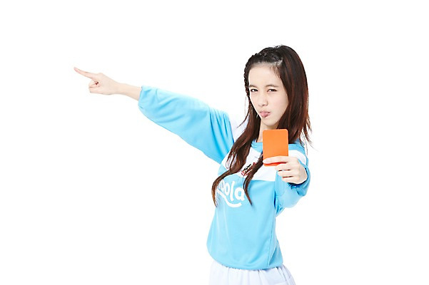 포토 JPG 스튜디오촬영 외국인 해외기획촬영 학생 라이프스타일 긴머리 2012년태국 여학생 여자 스포츠 유니폼 모션 청소년 여고생 고등학생 실내 한명 들기 누끼 사람 동양인 손짓 상반신 옆모습 10대 운동복 운동 십대라이프스타일 미식축구 축구 가리킴 심판 지시 열정 메롱 축구복 판결 퇴장 레드카드 여자만 여자한명만 십대만 십대여자만 십대여자한명만 국내포토 1 헤어스타일 옷 감정 뷰포인트 건강 경고 인종 내부 생활 구기 카드_놀이용품 파일형식