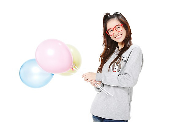 포토 JPG 스튜디오촬영 외국인 해외기획촬영 학생 라이프스타일 긴머리 2012년태국 여학생 여자 안경 청소년 놀이 여고생 고등학생 실내 한명 미소 웃음 들기 누끼 사람 동양인 상반신 옆모습 10대 캐주얼 십대라이프스타일 풍선 풍선놀이 여자만 여자한명만 십대만 십대여자만 십대여자한명만 안경낌 국내포토 1 헤어스타일 잡화 옷 뷰포인트 모션 표정 인종 내부 생활 파일형식