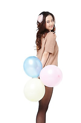 포토 JPG 스튜디오촬영 외국인 해외기획촬영 학생 라이프스타일 긴머리 2012년태국 원피스 여학생 여자 청소년 놀이 여고생 고등학생 실내 한명 서기 미소 웃음 들기 누끼 사람 동양인 옆모습 10대 캐주얼 치마 십대라이프스타일 머리띠 풍선 풍선놀이 여자만 여자한명만 십대만 십대여자만 십대여자한명만 국내포토 1 헤어스타일 옷 뷰포인트 장신구 모션 하의 표정 인종 내부 생활 파일형식