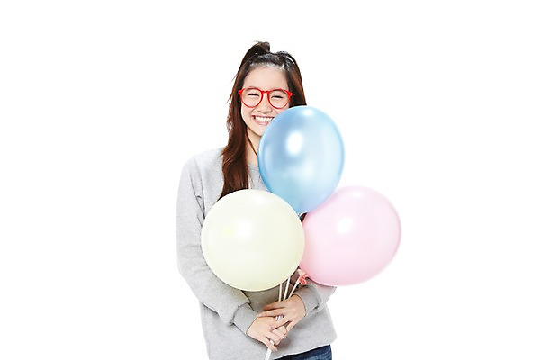 포토 JPG 스튜디오촬영 외국인 해외기획촬영 학생 라이프스타일 긴머리 2012년태국 여학생 여자 안경 청소년 놀이 여고생 고등학생 실내 한명 미소 웃음 들기 누끼 사람 동양인 상반신 앞모습 10대 캐주얼 십대라이프스타일 풍선 풍선놀이 여자만 여자한명만 십대만 십대여자만 십대여자한명만 안경낌 국내포토 1 헤어스타일 잡화 옷 뷰포인트 모션 표정 인종 내부 생활 파일형식