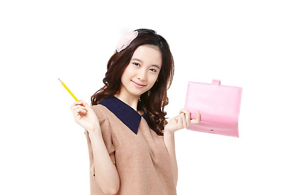 포토 JPG 스튜디오촬영 외국인 해외기획촬영 학생 라이프스타일 긴머리 2012년태국 원피스 여학생 여자 청소년 여고생 고등학생 실내 한명 미소 웃음 들기 누끼 사람 동양인 상반신 옆모습 10대 캐주얼 연필 십대라이프스타일 다이어리 기록 메모지 머리띠 여자만 여자한명만 십대만 십대여자만 십대여자한명만 국내포토 1 헤어스타일 옷 뷰포인트 장신구 모션 학용품 표정 인종 내부 생활 필기구 사무용품 파일형식