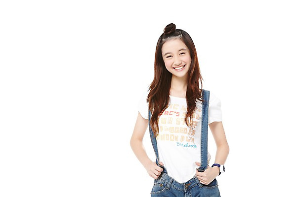 포토 JPG 스튜디오촬영 외국인 해외기획촬영 학생 라이프스타일 긴머리 2012년태국 여학생 여자 포즈 청소년 여고생 고등학생 실내 한명 서기 미소 웃음 누끼 사람 동양인 상반신 앞모습 10대 캐주얼 귀여움 십대라이프스타일 멜빵바지 손목시계 여자만 여자한명만 십대만 십대여자만 십대여자한명만 국내포토 1 헤어스타일 옷 뷰포인트 시계 컨셉 장신구 바지 모션 표정 인종 내부 생활 멜빵 파일형식