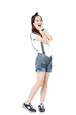 포토 JPG 스튜디오촬영 전신 외국인 해외기획촬영 학생 라이프스타일 긴머리 2012년태국 여학생 여자 포즈 운동화 반바지 청소년 여고생 고등학생 실내 한명 서기 미소 웃음 누끼 사람 동양인 손짓 옆모습 10대 캐주얼 귀여움 십대라이프스타일 멜빵바지 손목시계 애교 여자만 여자한명만 십대만 십대여자만 십대여자한명만 국내포토 1 헤어스타일 옷 뷰포인트 시계 신발 컨셉 장신구 바지 모션 표정 인종 내부 생활 멜빵 파일형식