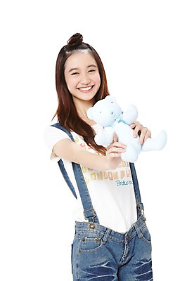 포토 JPG 스튜디오촬영 외국인 해외기획촬영 학생 라이프스타일 긴머리 2012년태국 여학생 여자 인형 반바지 청소년 여고생 고등학생 실내 한명 서기 미소 웃음 들기 누끼 사람 동양인 앞모습 10대 캐주얼 장난감 놀이용품 십대라이프스타일 곰인형 멜빵바지 인형놀이 여자만 여자한명만 십대만 십대여자만 십대여자한명만 국내포토 1 헤어스타일 옷 뷰포인트 바지 모션 놀이 표정 인종 내부 생활 멜빵 오브젝트 파일형식