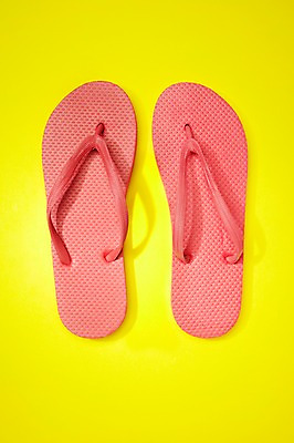 포토 JPG 스튜디오촬영 잡화 계절 컬러 여행 백그라운드 신발 휴가 슬리퍼 실내 사람없음 빨간색 여름 여름휴가 바캉스 하이앵글 상품 샌들 쪼리 오브젝트 여행용품 한켤레 국내포토 1 뷰포인트 내부 파일형식 여름_계절