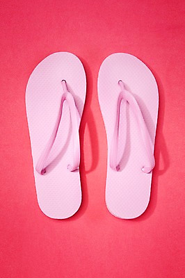 포토 JPG 스튜디오촬영 잡화 계절 분홍색 컬러 여행 백그라운드 신발 휴가 슬리퍼 실내 사람없음 여름 여름휴가 바캉스 하이앵글 상품 샌들 쪼리 오브젝트 여행용품 한켤레 국내포토 1 뷰포인트 내부 파일형식 여름_계절