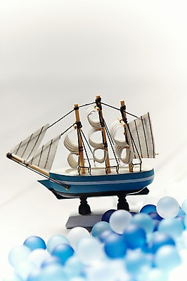 포토 JPG 스튜디오촬영 계절 산업 교통 수상교통 공 실내 사람없음 아웃포커스 장식 여름 모형 운송업 화물선 구슬 오브젝트 모형배 배모형 선박 국내포토 교통수단 배_교통 촬영기법 내부 파일형식