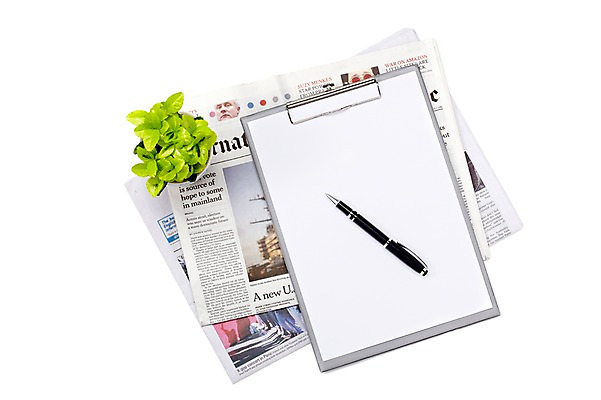 포토 JPG 스튜디오촬영 식물 계절 화분 화초 잎 생명 실내 누끼 사람없음 라이프 하이앵글 필기구 볼펜 만년필 신문 영자신문 원예식물 서류판 국내포토 뷰포인트 문구용품 내부 생활 간행물 펜 사무용품 뉴스 파일형식