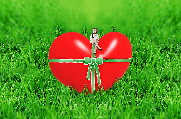 전신 PSD 식물 동물 편집 편집이미지 여자 어린이 조류 선물 사랑 한명 미소 웃음 사람 앉기 소녀 잔디 초원 선물상자 전자제품 컴퓨터 태블릿 3D 터치 하트 풀 여자만 여자한명만 어린이만 소녀만 소녀한명만 이미지편집 편집3D 모양 1 감정 모션 표정 스마트기기 상자 디지털합성 파일형식