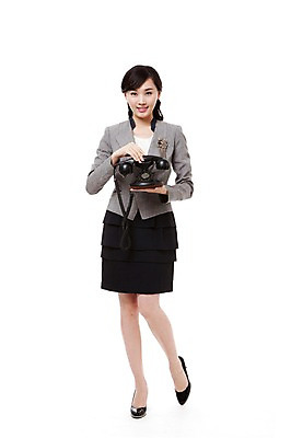 포토 JPG 스튜디오촬영 전신 직업 우먼라이프 라이프스타일 여자 포즈 비즈니스 모션 실내 한명 서기 미소 웃음 들기 누끼 사람 동양인 정장 손짓 20대 성인 앞모습 비즈니스라이프 통신기기 한국인 직장인 비즈니스우먼 전화기 유선전화기 여자만 여자한명만 성인여자만 청년만 청년여자만 성인한명만 청년여자한명만 성인여자한명만 성인만 국내포토 1 옷 뷰포인트 통신 표정 인종 청년 내부 생활 기계 파일형식