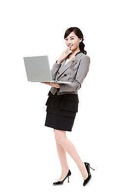 포토 JPG 스튜디오촬영 전신 직업 우먼라이프 라이프스타일 여자 포즈 비즈니스 모션 실내 한명 서기 미소 웃음 들기 누끼 사람 동양인 정장 20대 성인 비즈니스라이프 노트북 컴퓨터 손들기 한국인 웹서핑 업무 직장인 비즈니스우먼 작업실 다리들기 여자만 여자한명만 성인여자만 청년만 청년여자만 성인한명만 청년여자한명만 성인여자한명만 성인만 국내포토 1 옷 표정 인종 청년 내부 생활 전자제품 작업 파일형식