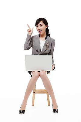 포토 JPG 스튜디오촬영 전신 직업 우먼라이프 라이프스타일 여자 포즈 생각 의자 비즈니스 모션 아이디어 실내 한명 들기 누끼 사람 앉기 동양인 정장 20대 성인 앞모습 비즈니스라이프 노트북 컴퓨터 한국인 가리킴 웹서핑 업무 직장인 비즈니스우먼 작업실 여자만 여자한명만 성인여자만 청년만 청년여자만 성인한명만 청년여자한명만 성인여자한명만 성인만 국내포토 1 옷 뷰포인트 가구 컨셉 인종 손짓 청년 내부 생활 전자제품 작업 파일형식