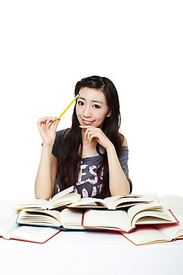 포토 JPG 스튜디오촬영 외국인 해외기획촬영 학생 라이프스타일 여자 교육 대학생 생각 2011년중국 대학생라이프 실내 한명 미소 웃음 들기 누끼 사람 앉기 동양인 상반신 20대 성인 라이프 책 캐주얼 필기구 중국인 연필 펼침 여자만 여자한명만 성인여자만 청년만 청년여자만 성인한명만 청년여자한명만 성인여자한명만 성인만 국내포토 1 옷 모션 문구용품 학용품 표정 인종 청년 내부 생활 파일형식