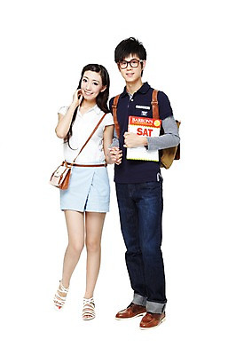 포토 JPG 스튜디오촬영 전신 외국인 해외기획촬영 학생 라이프스타일 커플 여자 남자 대학생 가방 2011년중국 대학생라이프 책가방 실내 서기 미소 웃음 들기 누끼 사람 동양인 손짓 20대 성인 두명 라이프 책 캐주얼 친구 중국인 손잡기 핸드백 크로스백 청년만 성인만 국내포토 잡화 옷 관계 모션 표정 인종 청년 내부 생활 파일형식