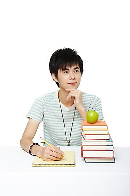 포토 JPG 스튜디오촬영 외국인 해외기획촬영 학생 라이프스타일 응시 교육 남자 대학생 포즈 생각 과일 2011년중국 대학생라이프 실내 한명 누끼 사람 앉기 동양인 손짓 상반신 20대 성인 라이프 책 캐주얼 필기구 중국인 연필 공책 사과 청사과 남자만 남자한명만 성인남자만 청년만 청년남자만 청년남자한명만 성인한명만 성인남자한명만 성인만 국내포토 1 시선 옷 모션 문구용품 학용품 인종 청년 내부 생활 파일형식