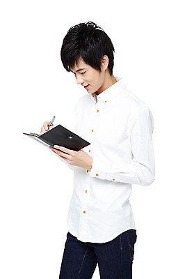 포토 JPG 스튜디오촬영 외국인 해외기획촬영 학생 라이프스타일 응시 남자 대학생 2011년중국 대학생라이프 실내 한명 서기 미소 웃음 들기 누끼 사람 동양인 상반신 20대 성인 라이프 캐주얼 필기구 중국인 펜 다이어리 남자만 남자한명만 성인남자만 청년만 청년남자만 청년남자한명만 성인한명만 성인남자한명만 성인만 국내포토 1 시선 옷 모션 문구용품 표정 인종 청년 내부 생활 사무용품 파일형식