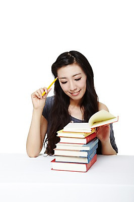 포토 JPG 스튜디오촬영 외국인 해외기획촬영 학생 라이프스타일 응시 여자 교육 대학생 2011년중국 대학생라이프 실내 한명 미소 웃음 들기 누끼 사람 앉기 동양인 상반신 20대 성인 라이프 책 캐주얼 중국인 연필 펼침 여자만 여자한명만 성인여자만 청년만 청년여자만 성인한명만 청년여자한명만 성인여자한명만 성인만 국내포토 1 시선 옷 모션 학용품 표정 인종 청년 내부 생활 필기구 파일형식