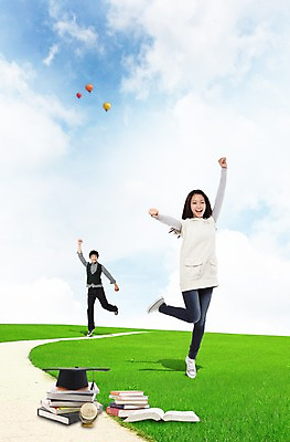 PSD 식물 구름 편집이미지 모자 학생 라이프스타일 여학생 여자 교육 남자 길 남학생 대학생 포즈 학사모 하늘 미소 웃음 사람 동양인 손짓 잔디 초원 20대 두명 라이프 책 달리기 지구본 손들기 점프 한국인 열기구 풀 청년만 성인만 이미지편집 자연요소 모자_잡화 잡화 졸업 항공교통 모션 표정 인종 청년 생활 파일형식