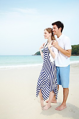 포토 JPG 주간 전신 서양인 외국인 백인 구름 해외기획촬영 라이프스타일 부부 커플 응시 2012년태국 계절 여자 남자 행복 여유 한쌍 바다 여행 하늘 휴가 휴식 사랑 서기 미소 웃음 사람 20대 성인 해변 야외 두명 옆모습 여름 여름휴가 바캉스 모래사장 숲 청년만 성인만 국내포토 자연요소 시선 감정 뷰포인트 컨셉 관계 모션 표정 인종 청년 생활 파일형식 여름_계절