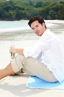 포토 JPG 주간 서양인 외국인 백인 해외기획촬영 라이프스타일 2012년태국 계절 남자 행복 여유 음료 바다 여행 술병 휴가 휴식 맥주 주류 사랑 한명 들기 사람 앉기 20대 성인 해변 야외 옆모습 여름 여름휴가 바캉스 모래사장 물가 숲 음주 맥주병 비치타올 남자만 남자한명만 성인남자만 청년만 청년남자만 청년남자한명만 성인한명만 성인남자한명만 성인만 혼족 낮술 국내포토 자연요소 1 감정 뷰포인트 컨셉 모션 병_용기 인종 풍경 청년 생활 수건 싱글라이프 파일형식 여름_계절