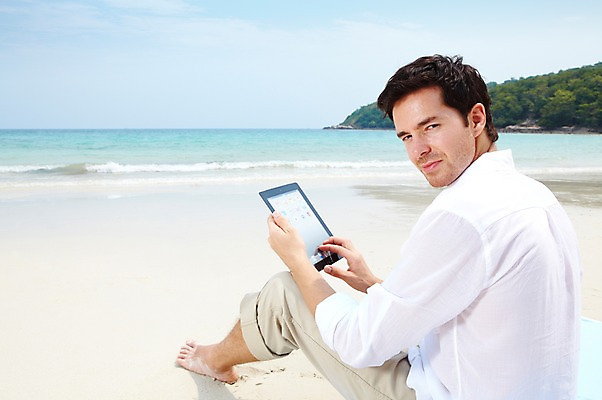 포토 JPG 주간 서양인 외국인 백인 구름 해외기획촬영 라이프스타일 2012년태국 계절 남자 행복 여유 파도 바다 여행 하늘 휴가 휴식 사랑 한명 들기 사람 앉기 20대 성인 해변 야외 옆모습 여름 여름휴가 바캉스 모래사장 태블릿 웹서핑 물가 숲 비치타올 남자만 남자한명만 성인남자만 청년만 청년남자만 청년남자한명만 성인한명만 성인남자한명만 성인만 국내포토 자연요소 1 감정 뷰포인트 컨셉 모션 인종 풍경 청년 생활 전자제품 스마트기기 수건 파일형식 여름_계절