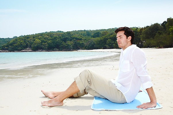 포토 JPG 주간 전신 서양인 외국인 백인 구름 해외기획촬영 라이프스타일 2012년태국 계절 남자 행복 여유 바다 여행 하늘 휴가 휴식 사랑 한명 사람 앉기 20대 성인 해변 야외 옆모습 여름 여름휴가 바캉스 모래사장 눈감음 물가 숲 비치타올 남자만 남자한명만 성인남자만 청년만 청년남자만 청년남자한명만 성인한명만 성인남자한명만 성인만 국내포토 자연요소 1 감정 뷰포인트 컨셉 모션 인종 풍경 청년 생활 수건 파일형식 여름_계절