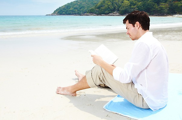 포토 JPG 주간 전신 서양인 외국인 백인 해외기획촬영 라이프스타일 응시 2012년태국 계절 남자 행복 여유 바다 여행 휴가 휴식 사랑 한명 들기 사람 앉기 20대 성인 해변 야외 옆모습 책 여름 여름휴가 바캉스 모래사장 독서 물가 숲 비치타올 남자만 남자한명만 성인남자만 청년만 청년남자만 청년남자한명만 성인한명만 성인남자한명만 성인만 국내포토 자연요소 1 시선 감정 뷰포인트 컨셉 모션 인종 풍경 청년 생활 수건 파일형식 여름_계절