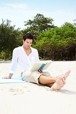 포토 JPG 주간 전신 서양인 외국인 나무 식물 백인 구름 해외기획촬영 라이프스타일 응시 2012년태국 계절 남자 행복 여유 여행 하늘 휴가 휴식 사랑 한명 들기 사람 앉기 20대 성인 해변 야외 책 여름 여름휴가 바캉스 모래사장 독서 비치타올 남자만 남자한명만 성인남자만 청년만 청년남자만 청년남자한명만 성인한명만 성인남자한명만 성인만 국내포토 자연요소 1 시선 감정 바다 컨셉 모션 인종 청년 생활 수건 파일형식 여름_계절