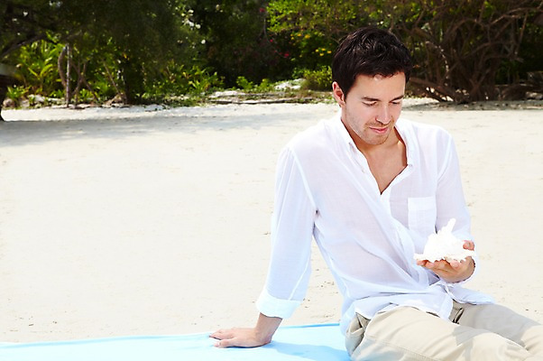 포토 JPG 주간 서양인 외국인 나무 식물 백인 해외기획촬영 라이프스타일 응시 2012년태국 계절 남자 행복 여유 여행 휴가 휴식 사랑 한명 들기 사람 앉기 20대 성인 해변 야외 앞모습 여름 여름휴가 바캉스 모래사장 소라 비치타올 남자만 남자한명만 성인남자만 청년만 청년남자만 청년남자한명만 성인한명만 성인남자한명만 성인만 국내포토 자연요소 1 시선 감정 바다 뷰포인트 컨셉 모션 어패류 인종 청년 생활 수건 파일형식 여름_계절