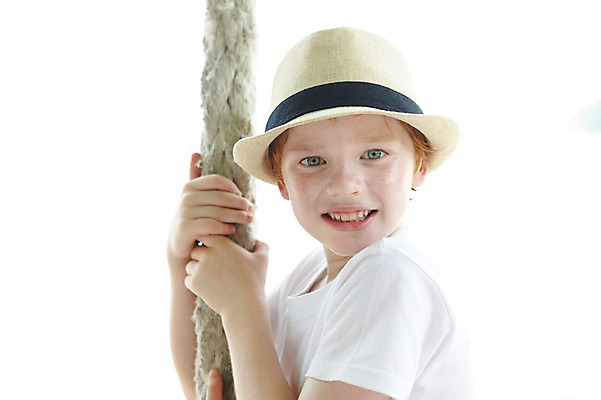 포토 JPG 주간 서양인 외국인 백인 해외기획촬영 모자 라이프스타일 2012년태국 계절 남자 여유 어린이 밧줄 여행 휴가 휴식 한명 미소 웃음 사람 소년 상반신 야외 옆모습 아웃포커스 여름 여름휴가 바캉스 화목 남자만 남자한명만 어린이만 소년만 소년한명만 국내포토 자연요소 1 잡화 감정 줄 뷰포인트 컨셉 촬영기법 표정 인종 생활 파일형식 여름_계절