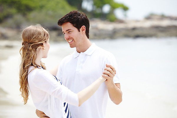 포토 JPG 주간 서양인 외국인 백인 해외기획촬영 라이프스타일 부부 커플 2012년태국 계절 여자 남자 행복 여유 한쌍 여행 휴가 휴식 사랑 미소 웃음 사람 상반신 20대 성인 해변 야외 두명 옆모습 아웃포커스 여름 여름휴가 바캉스 마주보기 춤 청년만 성인만 국내포토 자연요소 감정 바다 뷰포인트 컨셉 관계 모션 문화예술 촬영기법 표정 인종 청년 생활 파일형식 여름_계절