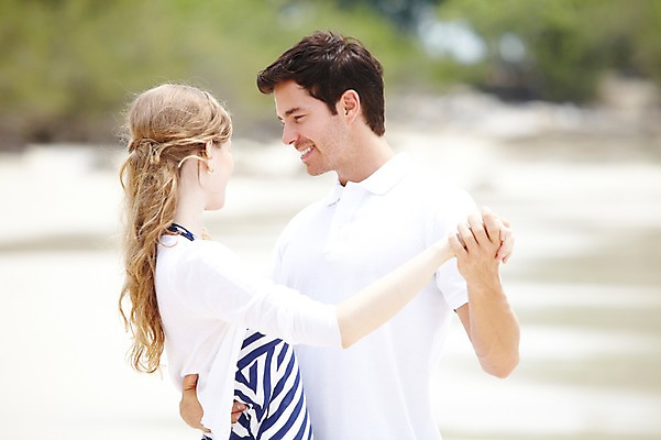 포토 JPG 주간 서양인 외국인 백인 해외기획촬영 라이프스타일 부부 커플 2012년태국 계절 여자 남자 행복 여유 한쌍 여행 휴가 휴식 사랑 미소 웃음 사람 상반신 20대 성인 해변 야외 두명 옆모습 아웃포커스 여름 여름휴가 바캉스 마주보기 춤 청년만 성인만 국내포토 자연요소 감정 바다 뷰포인트 컨셉 관계 모션 문화예술 촬영기법 표정 인종 청년 생활 파일형식 여름_계절