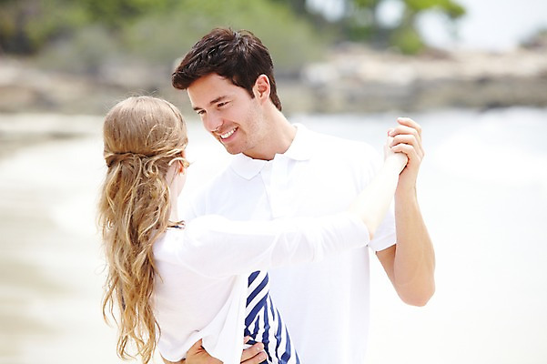 포토 JPG 주간 서양인 외국인 백인 해외기획촬영 라이프스타일 부부 커플 2012년태국 계절 여자 남자 행복 여유 한쌍 여행 휴가 휴식 사랑 미소 웃음 사람 상반신 20대 성인 해변 야외 두명 아웃포커스 여름 여름휴가 바캉스 마주보기 춤 청년만 성인만 국내포토 자연요소 감정 바다 컨셉 관계 모션 문화예술 촬영기법 표정 인종 청년 생활 파일형식 여름_계절