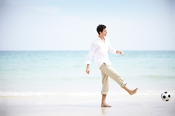 포토 JPG 주간 전신 서양인 외국인 백인 해외기획촬영 라이프스타일 2012년태국 계절 남자 여유 바다 여행 축구공 공 놀이 하늘 휴가 한명 서기 미소 웃음 사람 20대 성인 해변 야외 옆모습 여름 여름휴가 바캉스 모래사장 운동 축구 화목 킥 즐거움 남자만 남자한명만 성인남자만 청년만 청년남자만 청년남자한명만 성인한명만 성인남자한명만 성인만 국내포토 자연요소 1 감정 뷰포인트 컨셉 축구용품 모션 표정 건강 인종 청년 생활 구기 파일형식 여름_계절