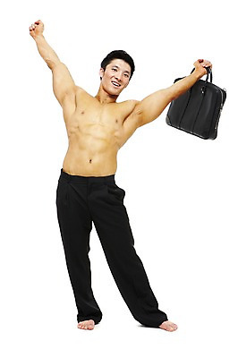 포토 JPG 스튜디오촬영 전신 직업 라이프스타일 잡화 남자 맨라이프 포즈 컨셉 몸매관리 서류가방 가방 비즈니스 모션 맨발 근육 상의탈의 실내 건강 한명 서기 미소 웃음 들기 누끼 사람 동양인 정장 20대 성인 앞모습 운동 손들기 건강관리 헬스 만세 한국인 직장인 비즈니스맨 기지개 남자만 남자한명만 성인남자만 청년만 청년남자만 청년남자한명만 성인한명만 성인남자한명만 성인만 국내포토 1 옷 뷰포인트 다이어트 발 탈의 표정 관리 인종 청년 내부 생활 파일형식