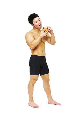 포토 JPG 스튜디오촬영 전신 라이프스타일 남자 음식 맨라이프 몸매관리 다이어트 맨발 근육 패스트푸드 상의탈의 실내 식이요법 한명 서기 들기 누끼 사람 동양인 20대 성인 옆모습 운동복 운동 건강관리 헬스 한국인 햄버거 먹기 군것질 남자만 남자한명만 성인남자만 청년만 청년남자만 청년남자한명만 성인한명만 성인남자한명만 성인만 국내포토 1 옷 뷰포인트 모션 발 디저트 탈의 건강 관리 인종 청년 내부 생활 인스턴트 파일형식