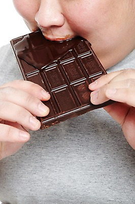 포토 JPG 스튜디오촬영 라이프스타일 손 남자 얼굴 음식 몸매관리 다이어트 실내 건강 한명 들기 사람 동양인 근접촬영 20대 성인 신체부위 건강관리 초콜릿 한국인 먹기 비만 군것질 고칼로리 남자만 남자한명만 성인남자만 청년만 청년남자만 청년남자한명만 성인한명만 성인남자한명만 성인만 국내포토 1 뷰포인트 모션 디저트 관리 인종 청년 내부 생활 몸매 칼로리 파일형식